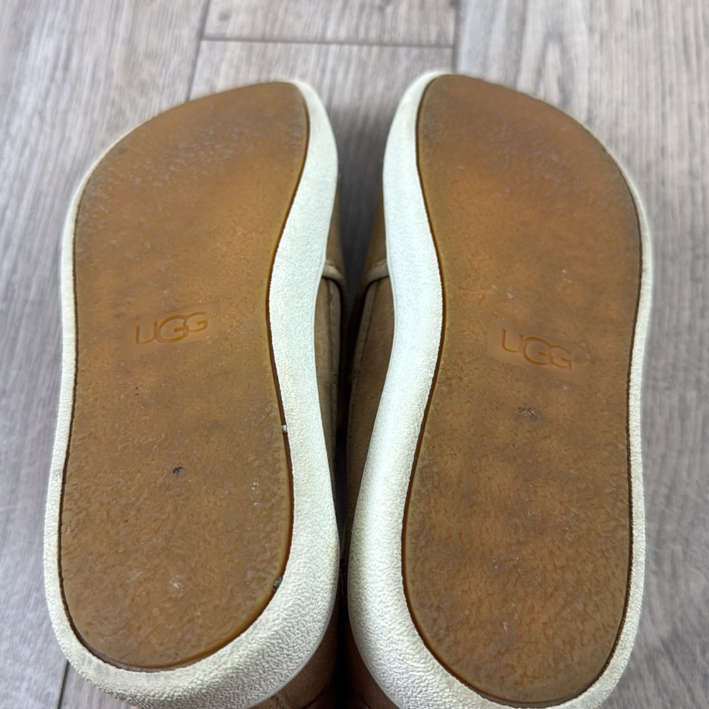 UGG Suede tan slip on sneakers 7 - Picture 4 of 4